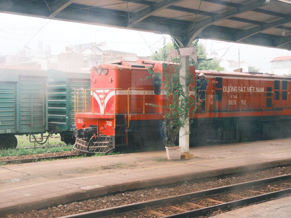 Đường ray và địa chiến lược: hợp tác đường sắt Anh tại Việt Nam trong thế xoay trục Ấn Độ Dương - Thái Bình Dương — Lotus Investment Group