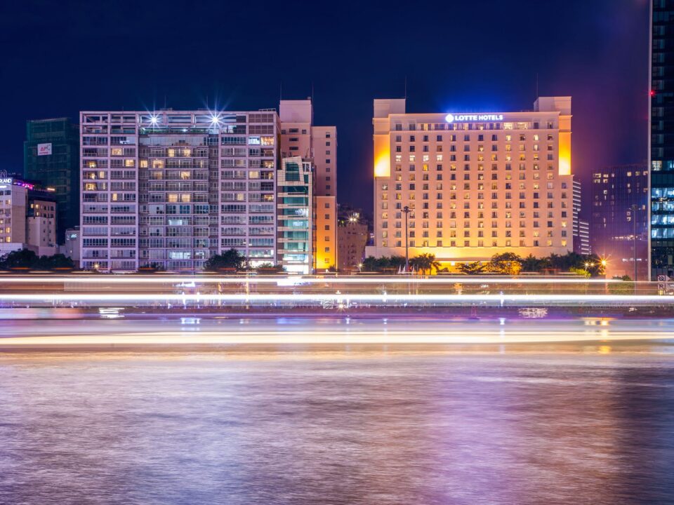 Thương vụ khách sạn 537 triệu USD: vốn thể chế bắt đầu xoay vòng trên thị trường bất động sản Việt Nam — Lotus Investment Group