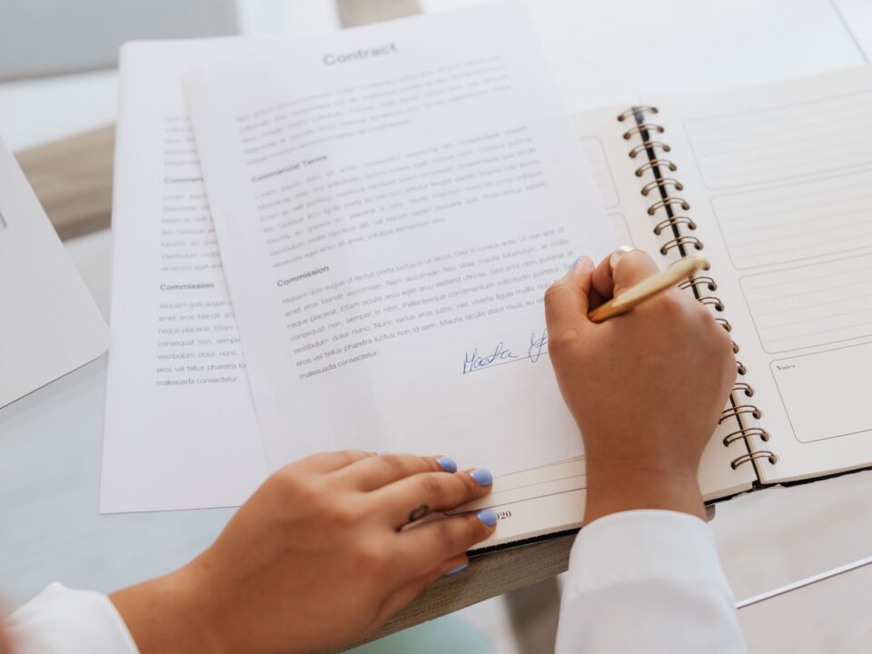 Vốn tư nhân Mỹ vào Việt Nam: bộ máy pháp lý đứng sau một thương vụ chạy được — Lotus Investment Group