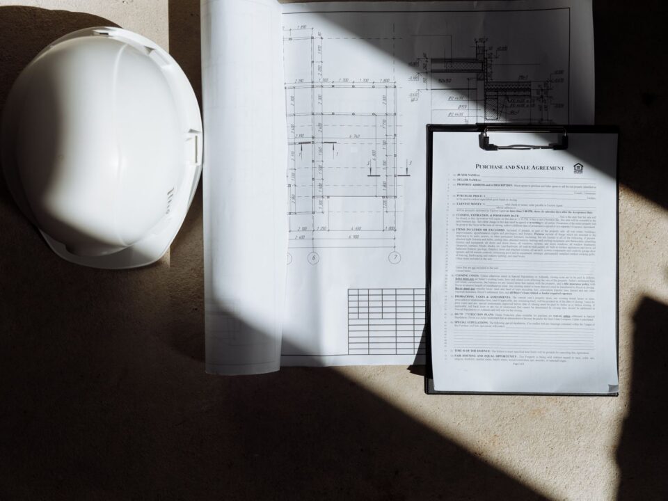 Chuẩn mực đi theo vốn: cơ chế đấu thầu, thẩm định và điều kiện ESG trong hạ tầng châu Âu tại Việt Nam — Lotus Investment Group