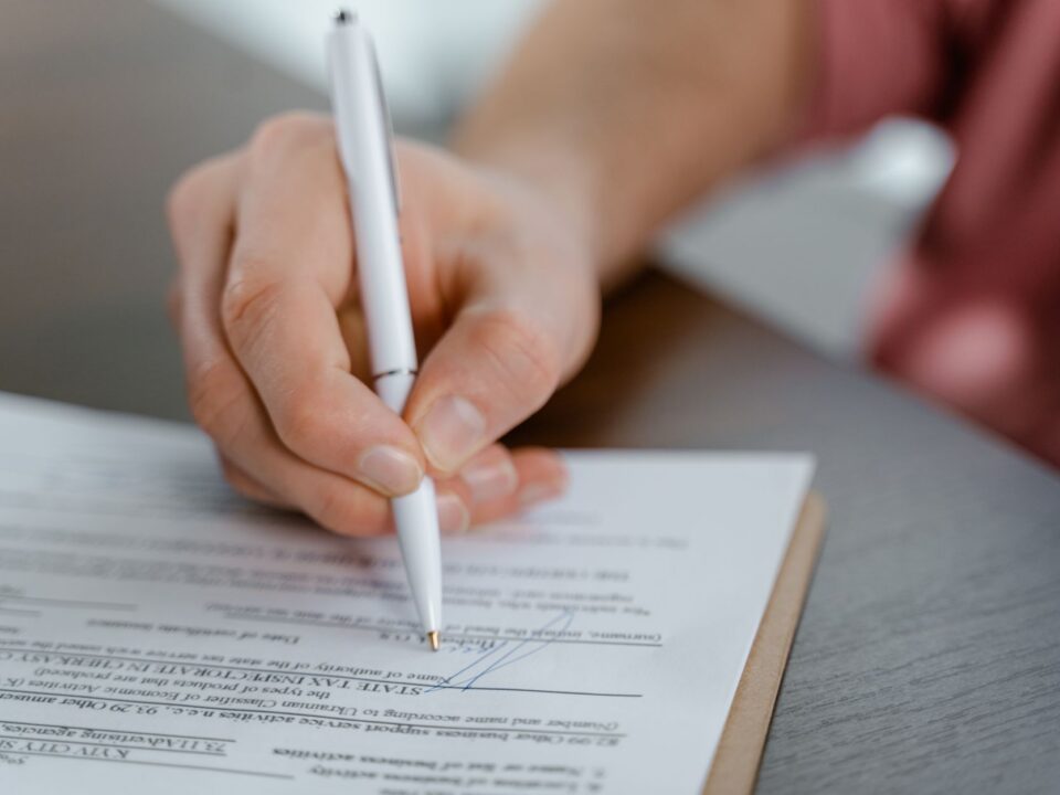 Đóng khoảng cách triển khai: dựng pháp nhân, xin giấy phép và chọn đối tác liên doanh ở Việt Nam — Lotus Investment Group
