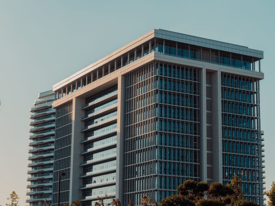 Tầng nợ, tầng vốn, ai lời bao nhiêu: bóc cấu trúc tài chính sau trung tâm AI 2,1 tỷ USD — Lotus Investment Group