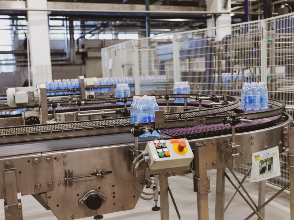 Cấu trúc hoá vốn cho nông nghiệp giá trị cao: hợp đồng chia sẻ rủi ro, gom nông hộ và lộ trình rót vốn chế biến — Lotus Investment Group