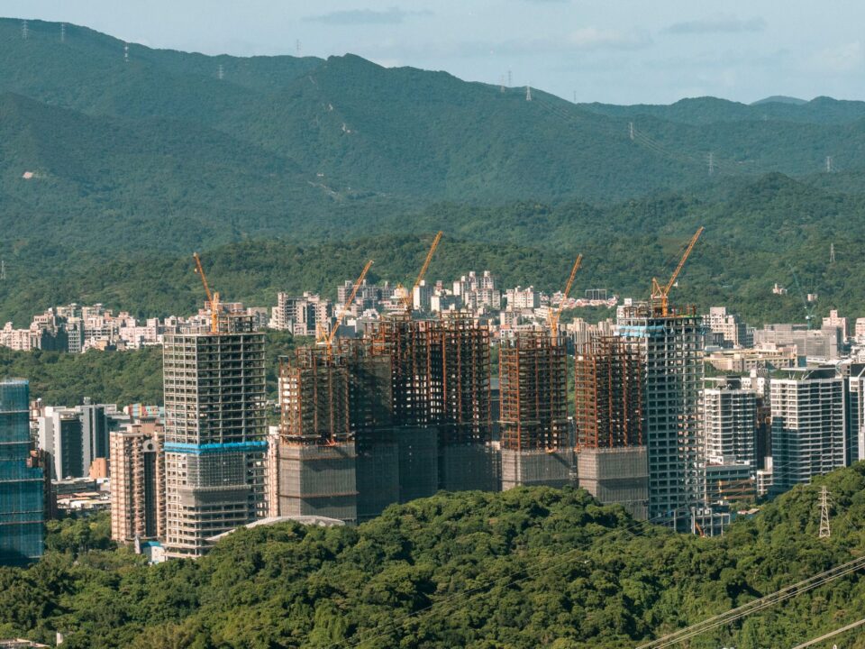 Cấu trúc vốn cho khu đô thị đại học 227 tỷ USD: cách triển khai để né rủi ro công suất — Lotus Investment Group