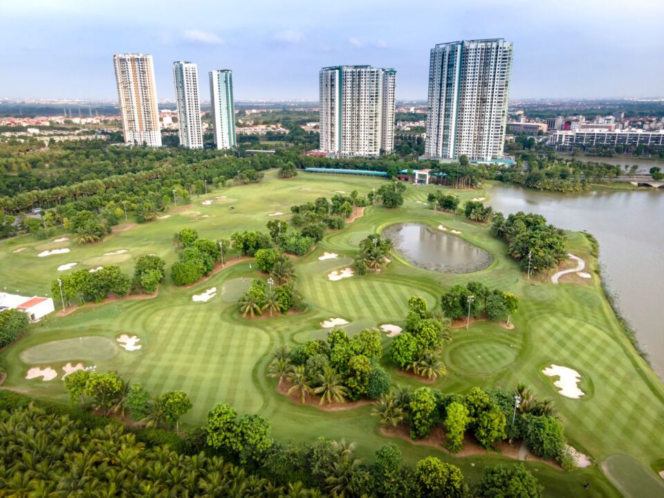 Đầu tư sân golf tại Việt Nam: tài sản thực hay món đồ trang sức phong cách sống? — Lotus Investment Group