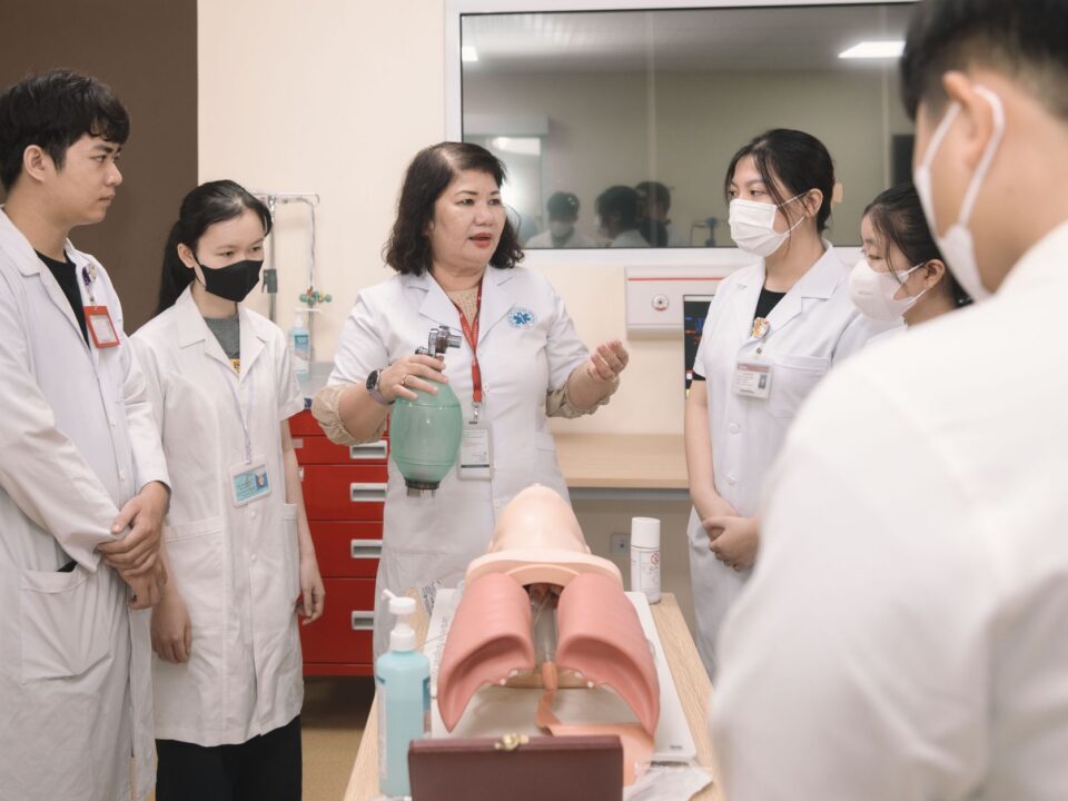 Tập đoàn Y khoa Hoàn Mỹ — Hồ sơ doanh nghiệp và triển vọng chiến lược — Lotus Investment Group