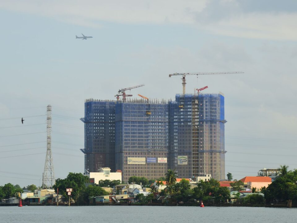 Đường ống thương vụ M&A Việt Nam phía trước: chất xúc tác, rủi ro và nơi giới đầu tư nên nhìn — Lotus Investment Group